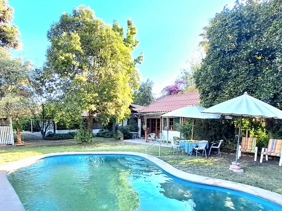 Oportunidad: Con Frutales, Quincho, Piscina, Sala De Juegos