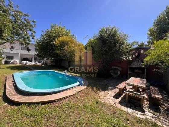 Casa Venta De Cuatro Dormitorios, Villa Elisa La Plata 