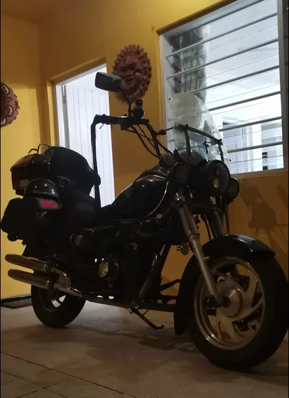 Equipada . Alforjas. Barbas. Parabrisas.  Maletero . Respado