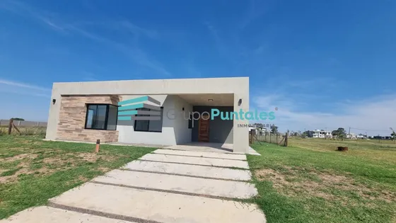 Casa En Venta En Barrio Lagos De Canning Ii Con 3 Dormitorios