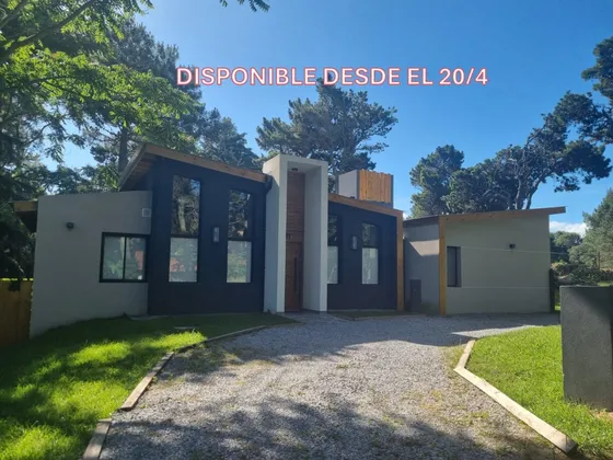 Casa 3 Amb. En P.b. Con Pileta Climatizada