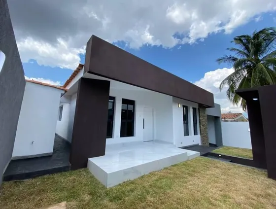 En Venta Casa-quinta En Urbanización Trigal Sur Valencia Estado Carabobo - Venezuela / Emer.