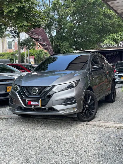 Nissan Qashqai Sense Midnight Edition 4x2 At