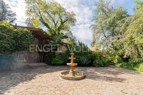 Casa Con Gran Jardín En Lo Curro