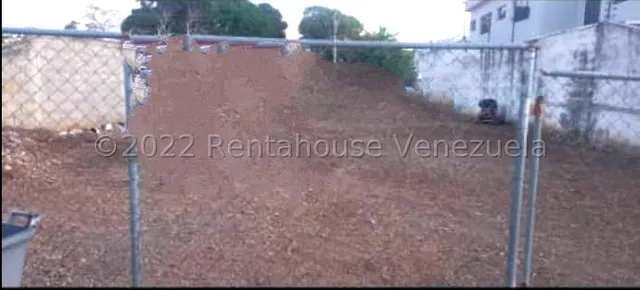Arianny, Vende, Terreno  Ubicado En Uno De Los Urbanismos Privados Y Más Exclusivos En El Este De La Ciudad, Ideal Para Tu Proyecto Habitacional. 25-j780