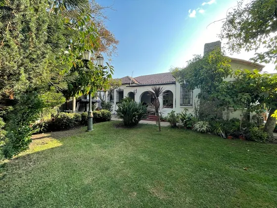 Amplia Casa 5d-4b-piscina/barrio Suárez Mujica