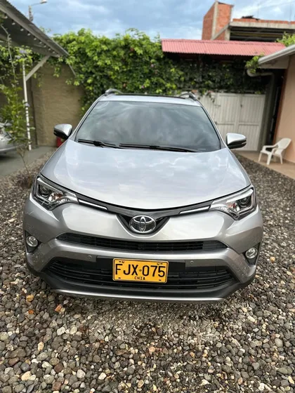 Toyota Rav4 2.0 Street