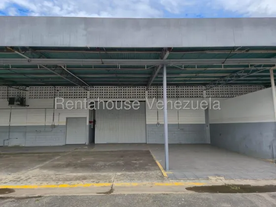 Elim Ojeda  Alquila Excelente Galpon Con Una Ubicacion Estrategica, En Plena Av. Las Industrias, Dentro De Un Mini Complejo, Ideal Para Cualquier Actividad Economica,barquisimeto,lara