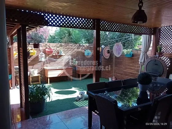 Casa En Venta De 5 Dorm. En Cerrillos