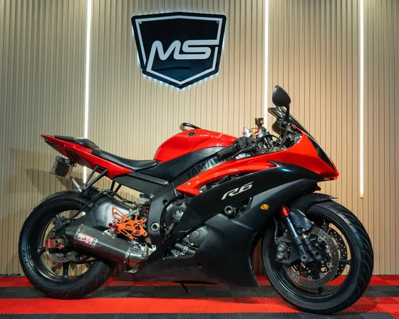 Yamaha R6 Roja Modelo 2014
