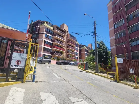 Depto En Venta 2 Dorm. Parque Los Ingleses- Valparaiso