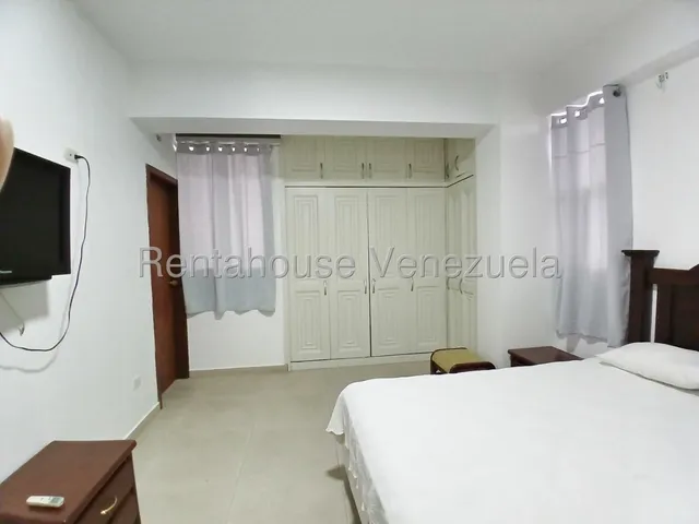 25-21604*zambrano Nataly Te Ofrece Este Bello Apartamento (1 Nivel) En Alquiler En Del Este