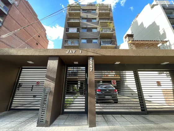 Venta Departamento 3 Ambientes Piso Completo Con Terraza Privada Castelar