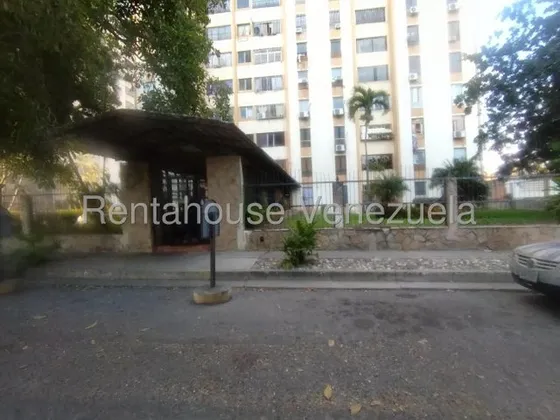 En Venta Hermoso Y Moderno Apartamento Al Este De Barquisimeto,*/*#25-15858 Zudwendyz Leal Rah Centro Occidente