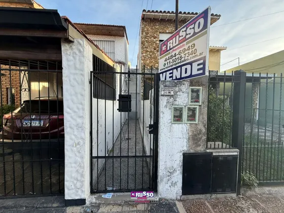 Venta De Casa Tipo Ph De 3 Ambientes En Ramos Mejía