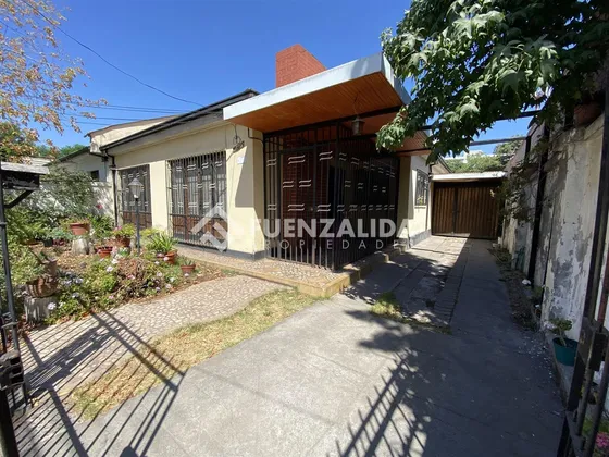 Casa En Venta De 3 Dorm. En Macul