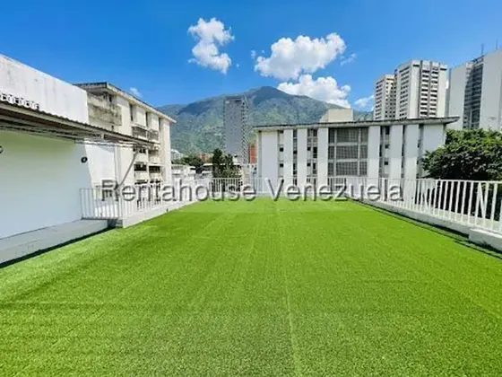 Penthouse ( A Estrenar / 2 Niveles / Remodelado / Equipado ) Alquiler Sebucán ( Resd. Sonal ) Mls - 27-4733
