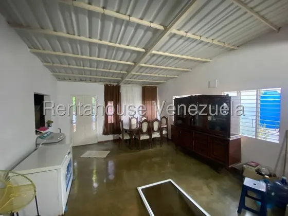 Sorangel Vargas Vende Amplia Y Hermosa Casa En Excelente Ubicacion Con Patio, Remodelada, Patarata Zona Este Barquisimeto Mls #25-9531