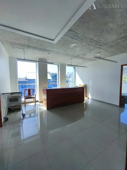 Oficina En Arriendo Callle Balmaceda En Centro De Reñaca