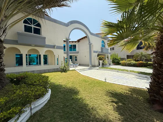 En Venta Hermosa Villa En El Conjunto Residencial Las Villas - Complejo Turístico El Morro. Lecheria