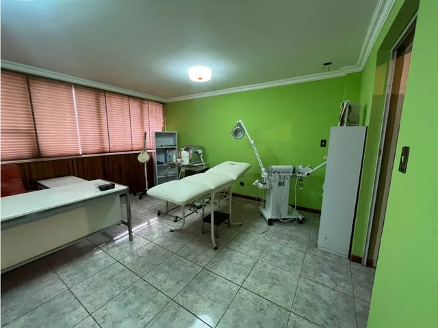 Consultorio En Venta En La Av. Baralt 