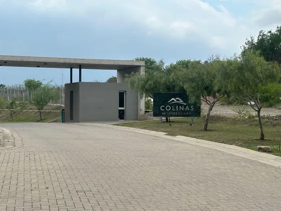 Venta De Terreno / Lote En  Colinas De La Deseada