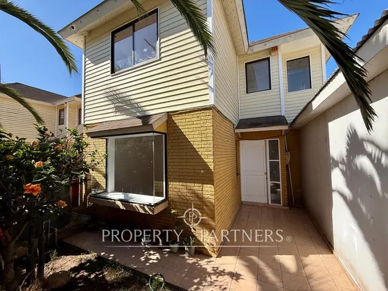 Casa En Arriendo Año Corrido En San Joaquin