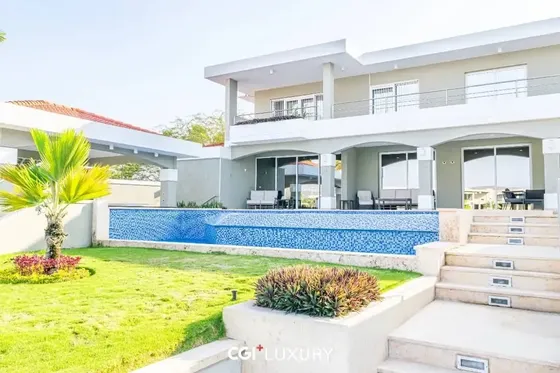 Cgi+ Luxury Lecheria Vende Hermosa Casa En Las Villas