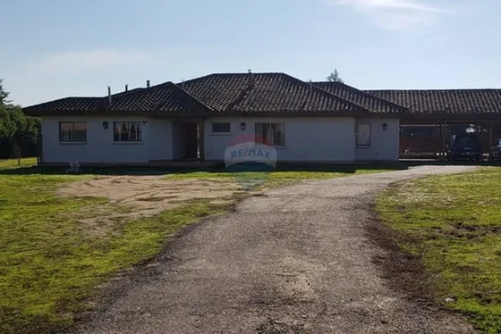 Amplia Casa En Arriendo