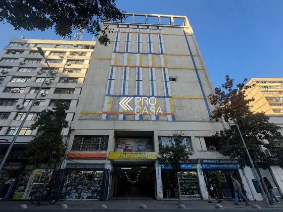 Gran Local Comercial En Venta/ Se Reciben Ofertas/