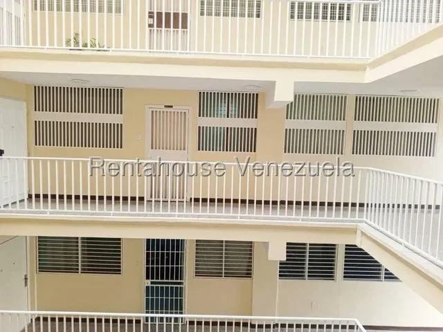 Sorangel Vargas Vende Comodo Apartamento En Excelente Ubicacion, Zona Centro Barquisimeto Mls #25-23538
