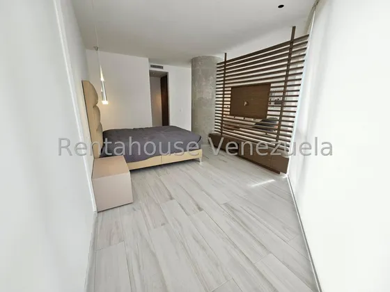 Descubre Una Vida De Lujo En Un Espectacular Apartamento En Las Mercedes,  #25-7336