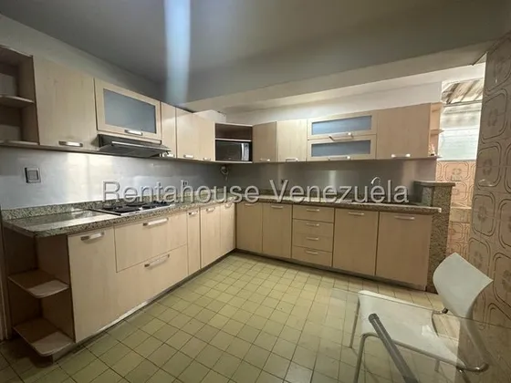 Cs Se Vende Apartamento / Lomas De Prados Del Este / 25-23788