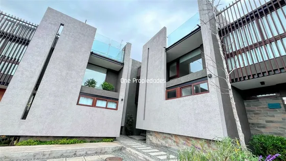 Casa Triplex En Venta De 3 Dorm. En La Reina