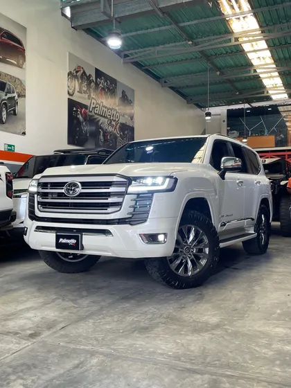 Toyota Land Cruiser Lc300