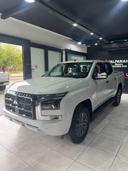 Mitsubishi L200 2.4 Gls 4x4 At Full