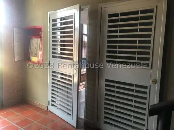 Milagros Inmuebles Oficina Alquiler Barquisimeto Lara Zona Centro Economica Comercial Economico Código Inmobiliaria Rent-a-house  23-33620