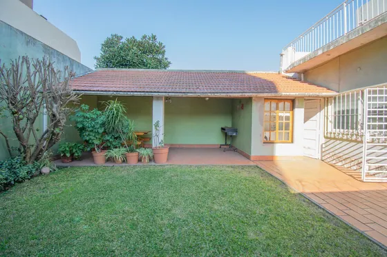 Venta De Casa 5 Ambientes En Villa Luzuriaga