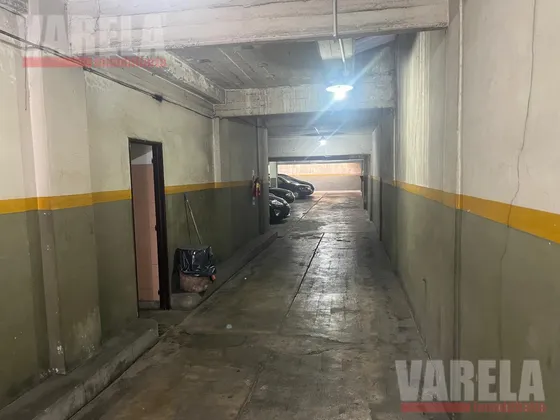 Rosario 39 Venta De Cochera Fija Cubierta E/ Av. La Plata Y Senillosa.