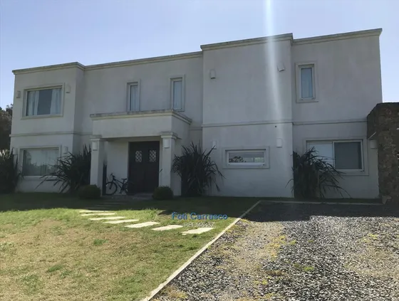 Hermosa Casa A La Venta En Altos De La Tahona !