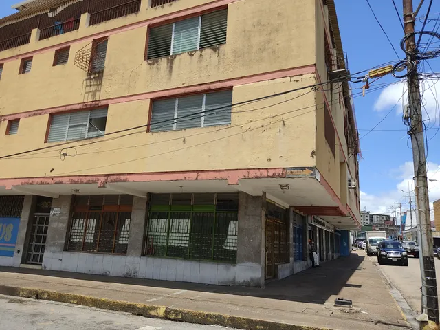 Se Vende  Oficina En El Centro, Edif. Sebastiani Ve02-424sc-ssil 