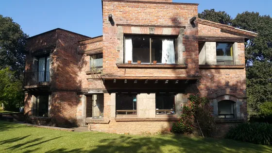 Dos Casas Tipo Colonial Moderno