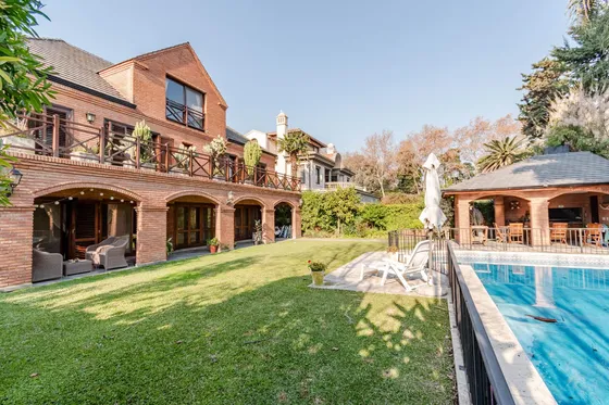 Importante Casa Sobre 810m2 De Terreno En Martinez, De Av. Libertador Al Rio.