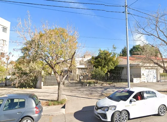 Vendo Casa En Av. H. Yrigoyen