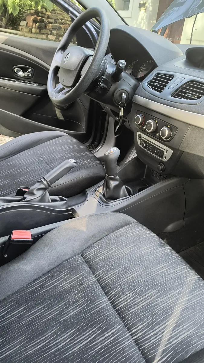Renault Fluence 1.6 Confort Plus 110cv518070342894888963