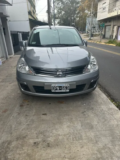 Nissan Tiida 1.8 Visia