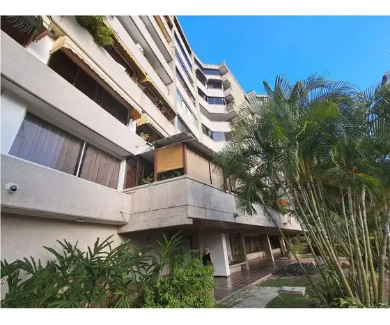 Vendo Apartamento Con Terraza Y Piscina. Urbanización El Peñón - Municipio Baruta. Myrp