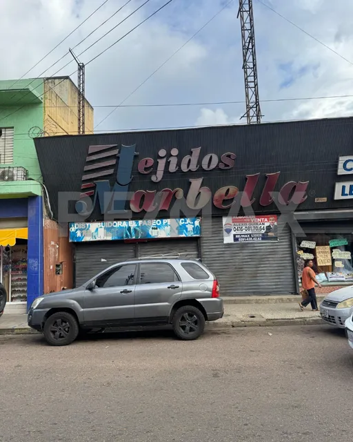 Re/max Líder-local Comercial En La Calle Libertad De Puerto La Cruz 600 Mts-maria J Chaparro