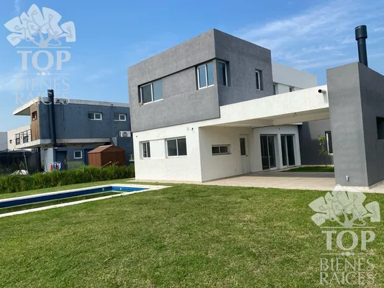 Casa  En Venta En Puertos, Escobar, G.b.a. Zona Norte