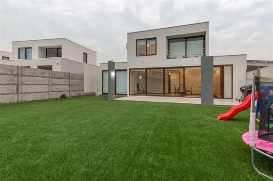 Casa Mediterránea En Condominio, No Perimetral